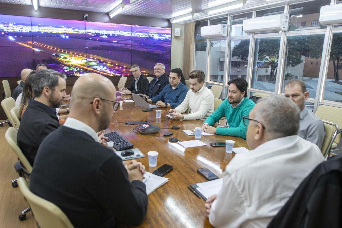 Nesta quarta-feira (4) a alta cúpula da Associação Comercial e Empresarial de Toledo (Acit) se encontrou com o prefeito Mario Costenaro para discutir alguns pontos de melhora no município