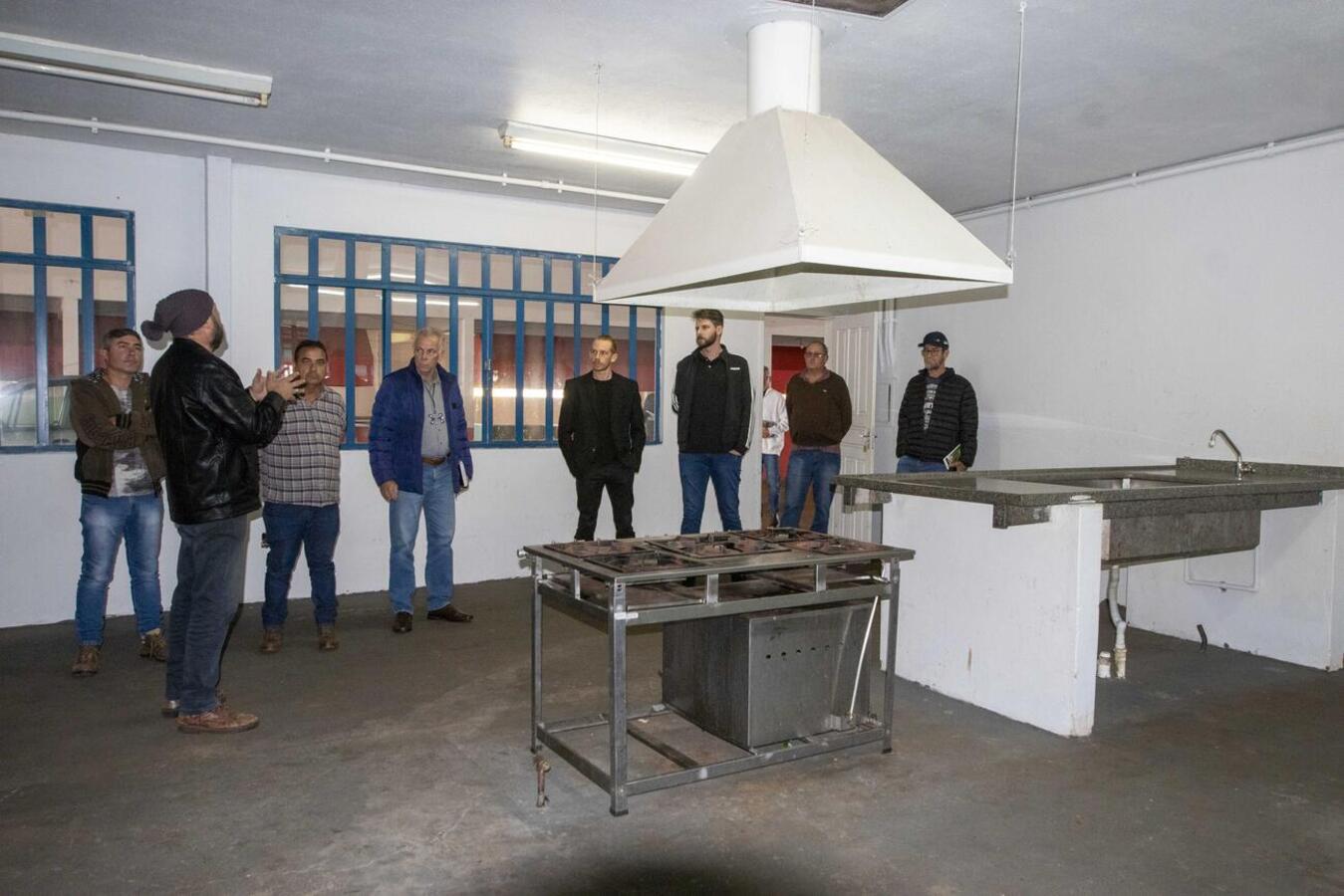 Entendimento foi firmado em reunião ocorrida na tarde desta sexta-feira (13) no anfiteatro do Centro de Eventos Ismael Sperafico; evento está programado para o dia 26 de julho