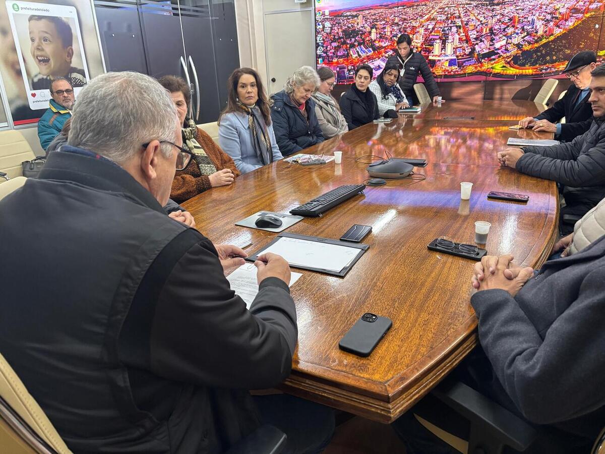 Textos incluem o “Cartão Material Escolar”,  “Programa Laços de Afeto”, pessoas com deficiência, entre outros