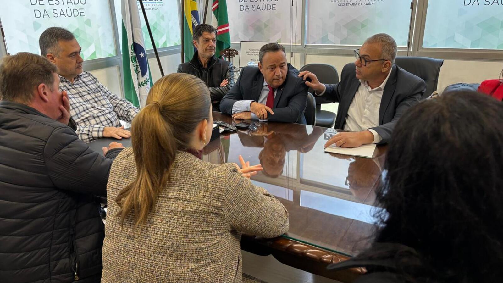 Reunião em Curitiba serviu para alinhar projeto de construção de um ambulatório de especialidades e uma maternidade de baixo risco (Crédito; Márcio Pimentel/Secom)