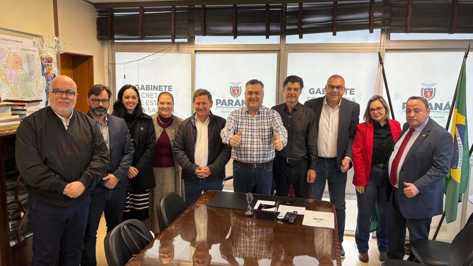 Reunião em Curitiba serviu para alinhar projeto de construção de um ambulatório de especialidades e uma maternidade de baixo risco (Crédito; Márcio Pimentel/Secom)