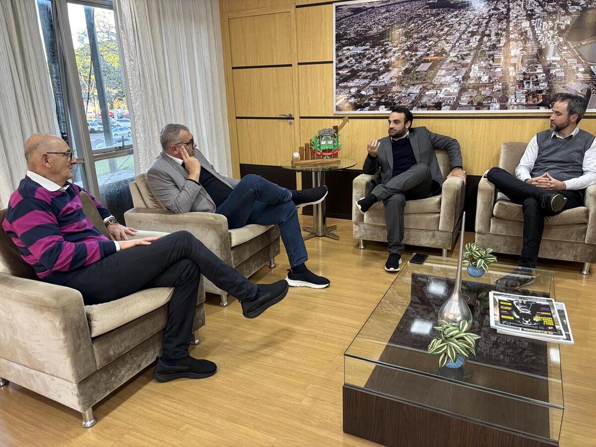 Cristiano Puppi esteve no município nesta quarta-feira (11) e sua agenda incluiu conversas com lideranças regionais, equipe da Deseco e autoridades municipais