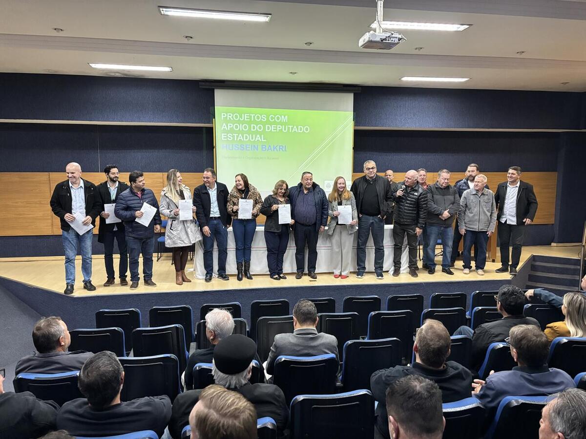 O deputado estadual Hussein Bakri anunciou R$ 134,5 milhões em recursos para infraestrutura e educação em Toledo