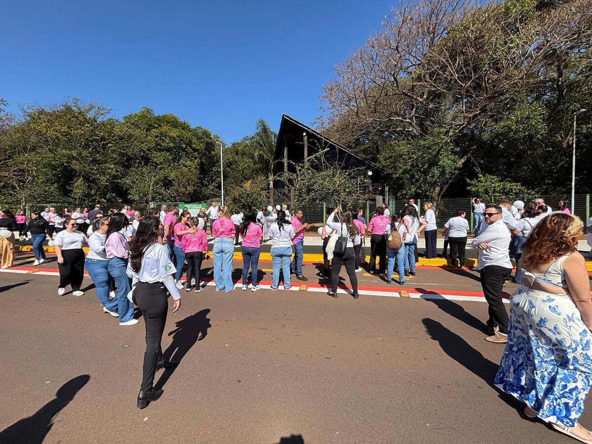 Ato reuniu cerca de 150 pessoas nesta terça-feira (22), com saída da Praça da Cultura até o Parque Ecológico Diva Paim Barth