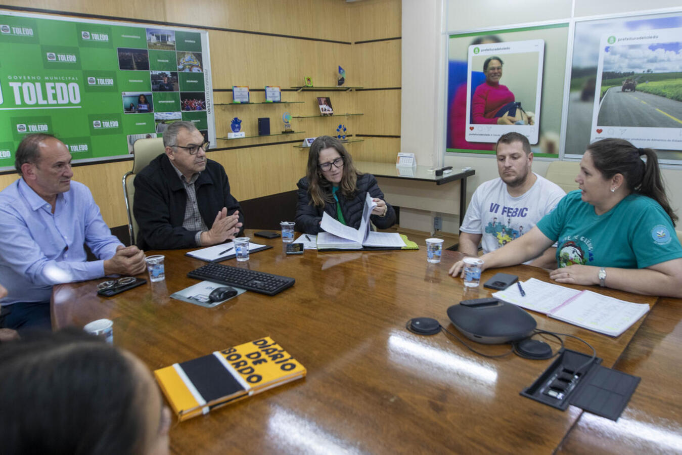 Alunos, pais e professores do Clube de Ciências visitaram o prefeito Mario Costenaro em busca de apoio