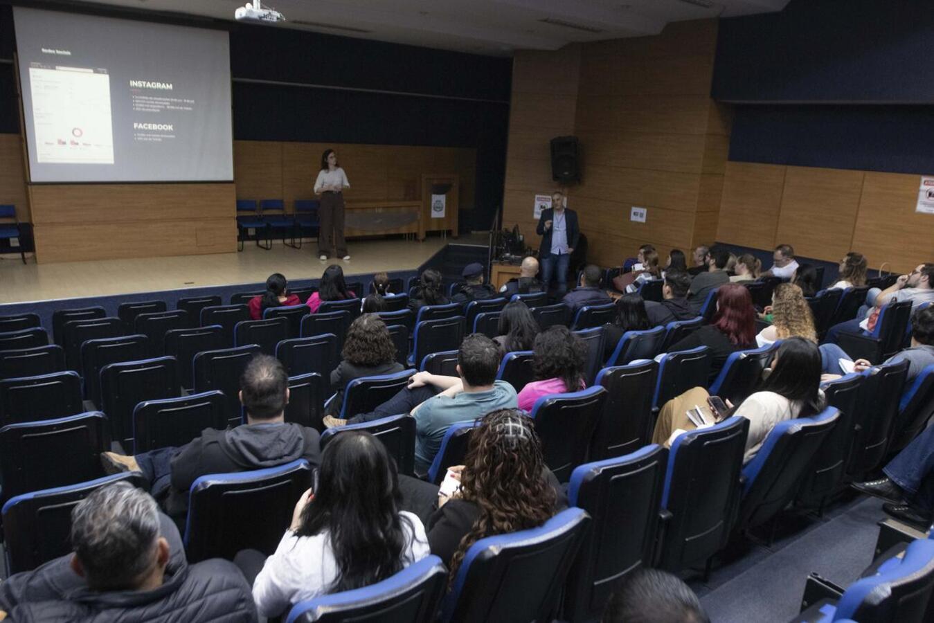 O curso foi ministrado pelo secretário de Comunicação, Márcio Pimentel, e pela coordenadora de Mídias Sociais da Secom, Thauana Sperotto