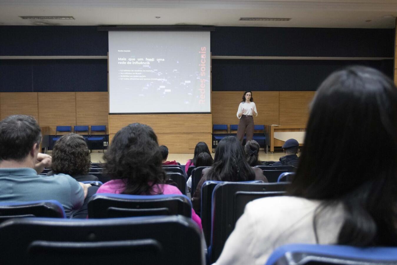 O curso foi ministrado pelo secretário de Comunicação, Márcio Pimentel, e pela coordenadora de Mídias Sociais da Secom, Thauana Sperotto