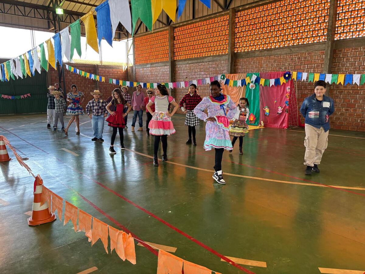Evento contou com apresentações artísticas, comidas típicas e troca de experiências entre os projetos