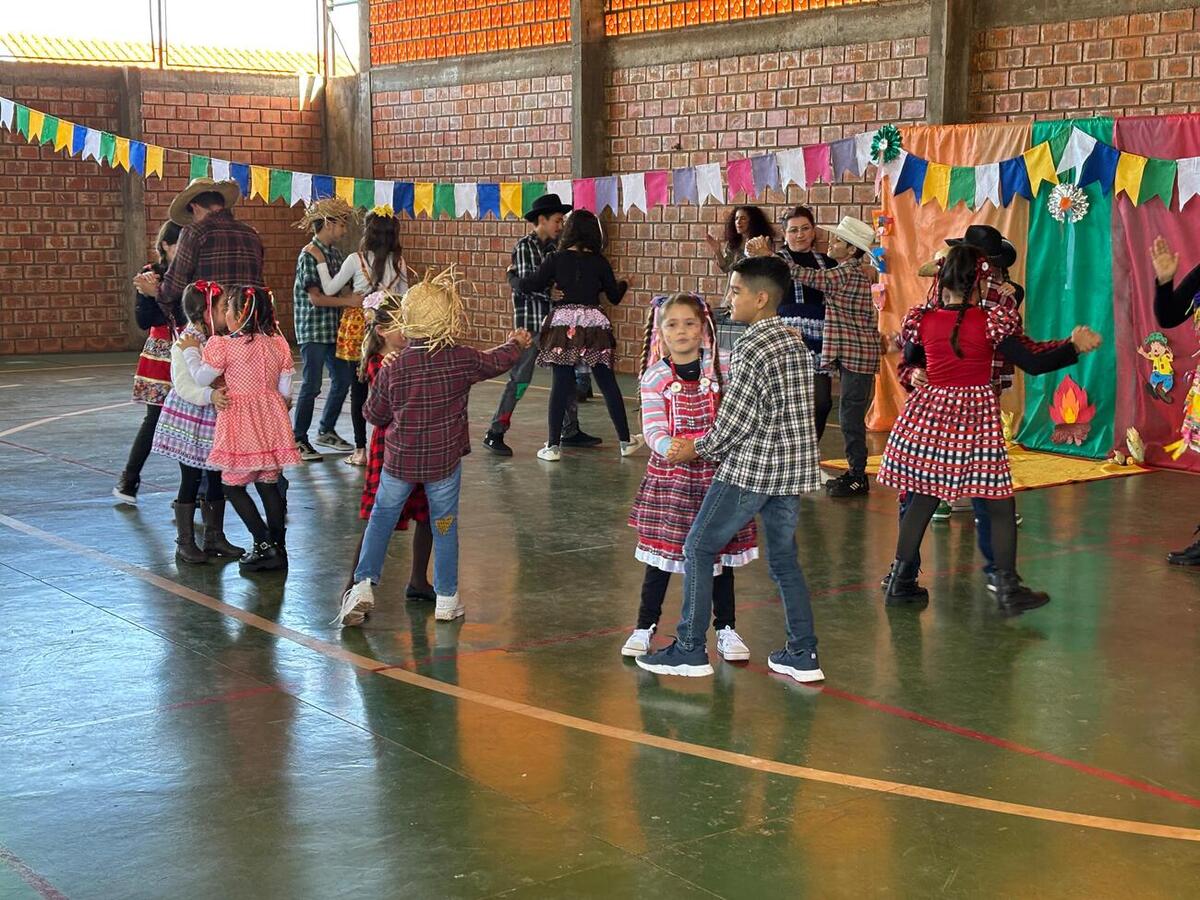 Evento contou com apresentações artísticas, comidas típicas e troca de experiências entre os projetos