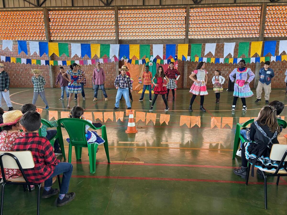 Evento contou com apresentações artísticas, comidas típicas e troca de experiências entre os projetos