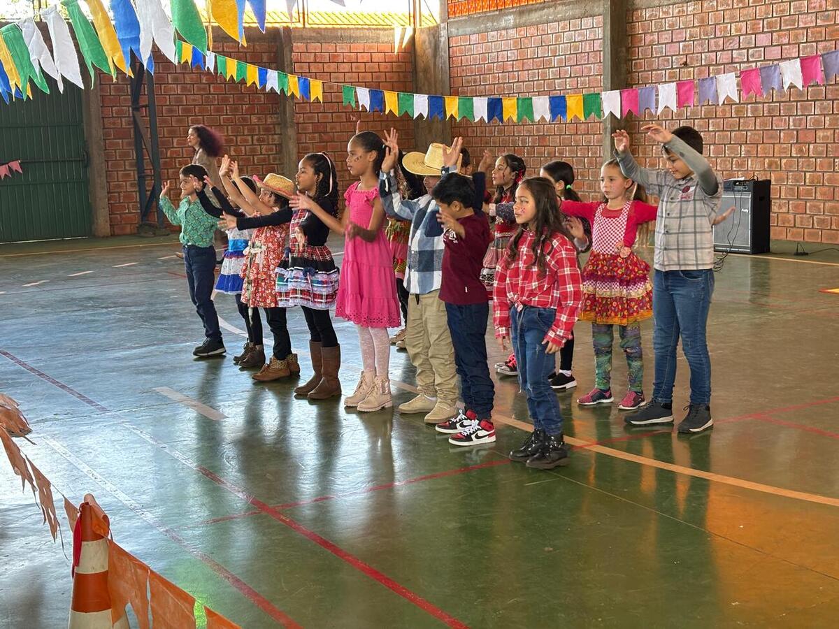 Evento contou com apresentações artísticas, comidas típicas e troca de experiências entre os projetos