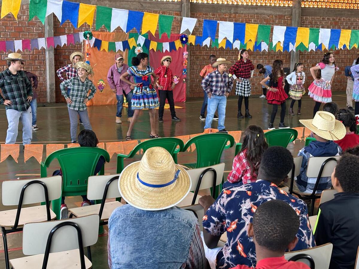 Evento contou com apresentações artísticas, comidas típicas e troca de experiências entre os projetos