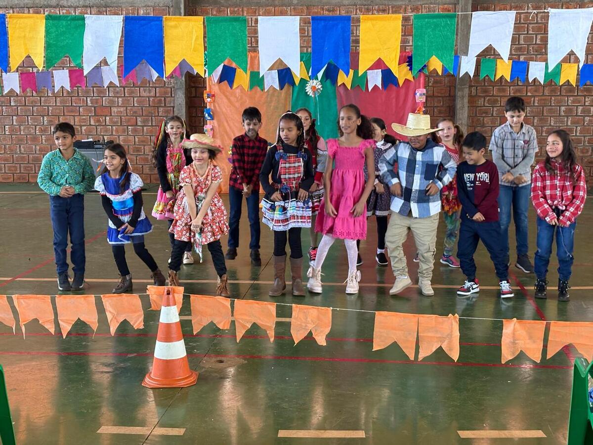 Evento contou com apresentações artísticas, comidas típicas e troca de experiências entre os projetos