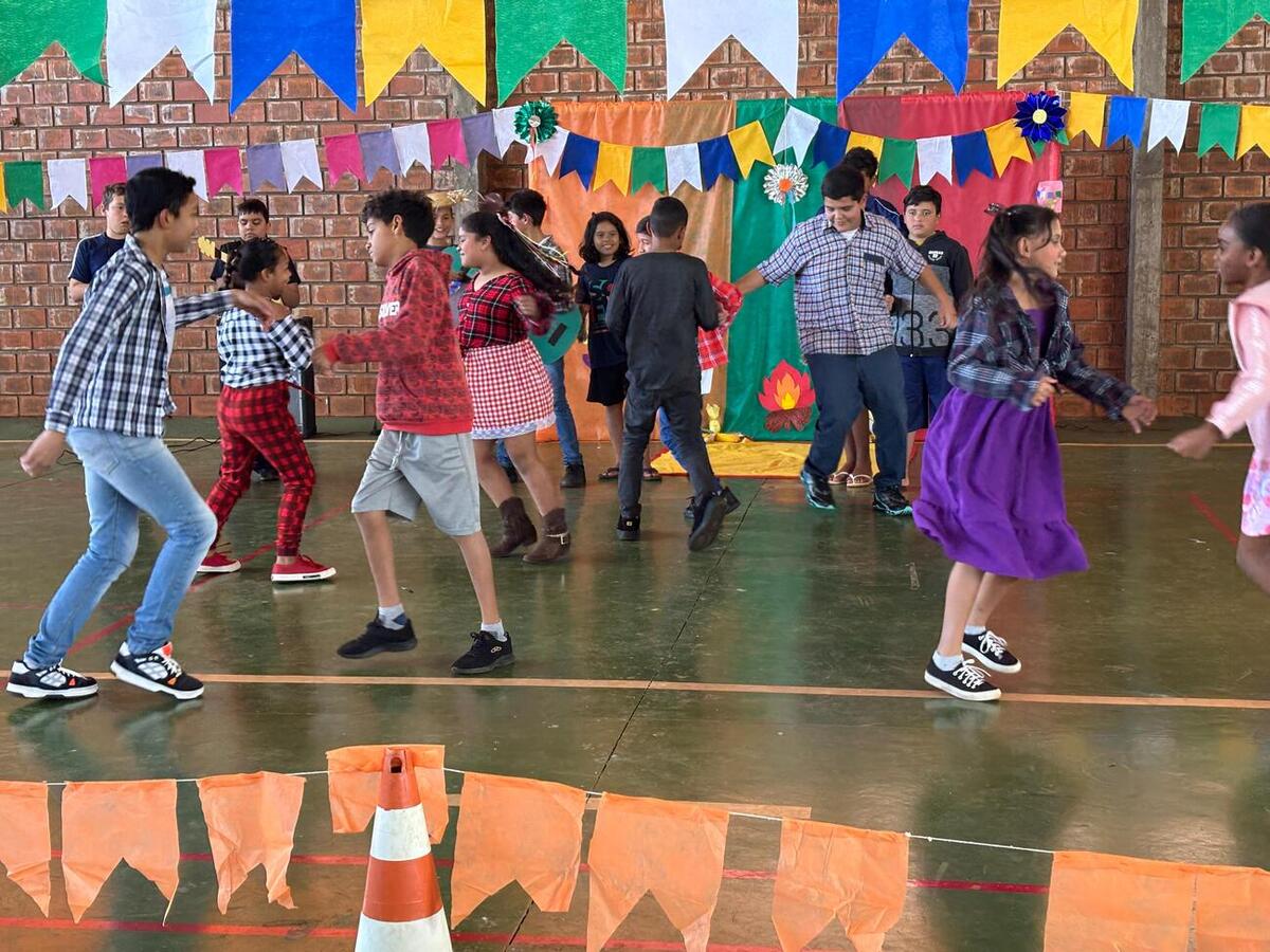Evento contou com apresentações artísticas, comidas típicas e troca de experiências entre os projetos