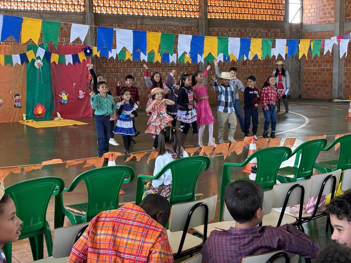 Evento contou com apresentações artísticas, comidas típicas e troca de experiências entre os projetos