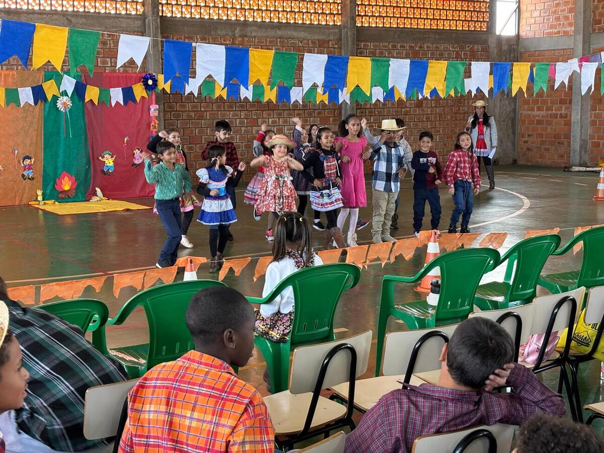 Evento contou com apresentações artísticas, comidas típicas e troca de experiências entre os projetos