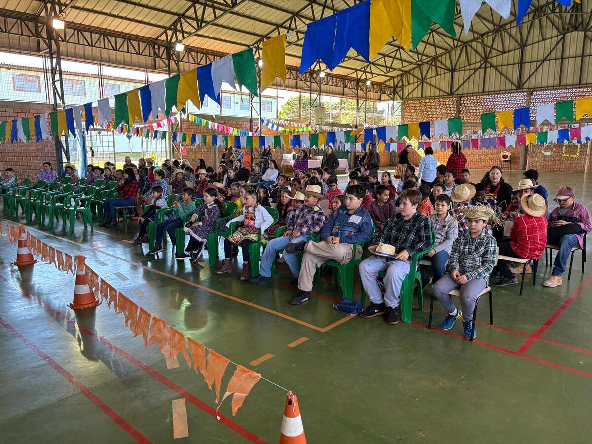 Evento contou com apresentações artísticas, comidas típicas e troca de experiências entre os projetos
