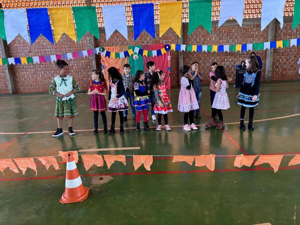 Evento contou com apresentações artísticas, comidas típicas e troca de experiências entre os projetos