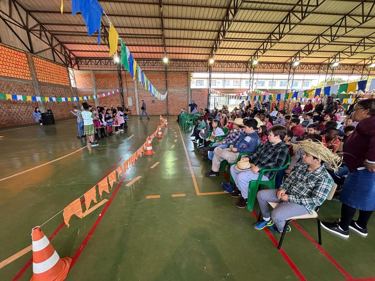 Evento contou com apresentações artísticas, comidas típicas e troca de experiências entre os projetos