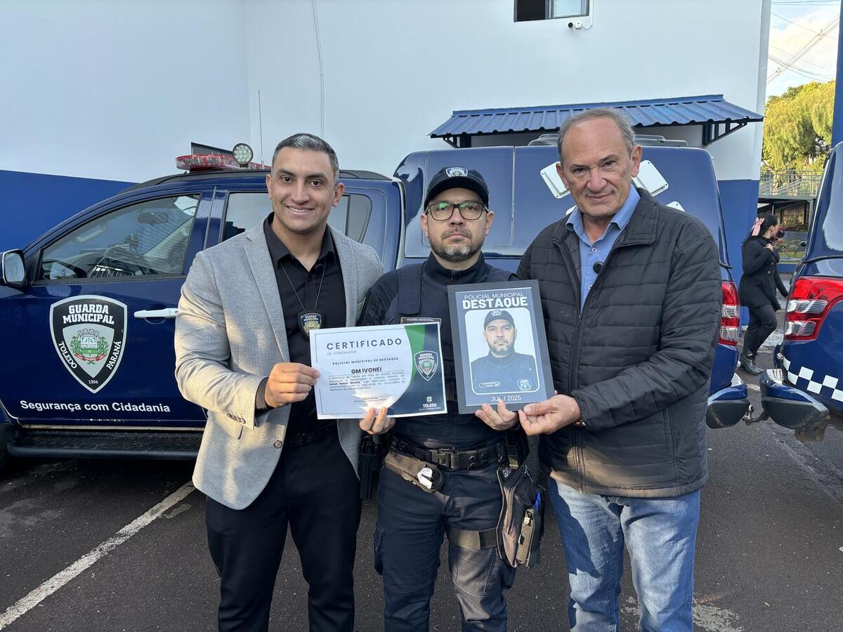 Nesta sexta-feira (25) a Guarda Municipal de Toledo realizou uma cerimônia para homenagear Ivonei Rafael Novello, o policial municipal do mês de julho