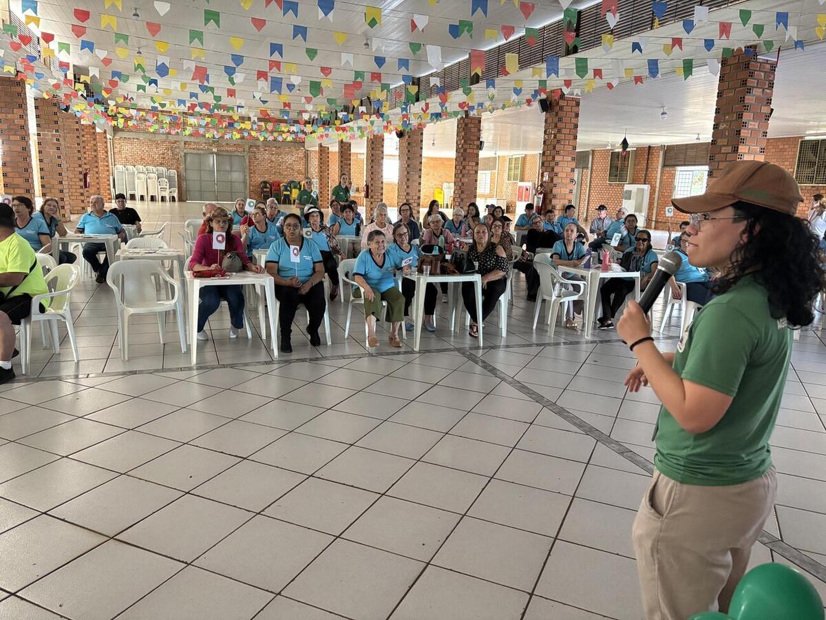 Idosos do grupo São José Operário participaram de atividade com agentes de combate às endemias sobre cuidados com escorpião