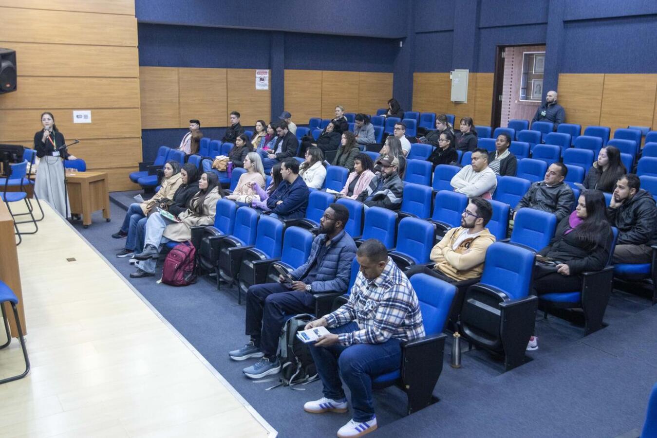 Os profissionais receberam orientações quanto ao novo trabalho e atuarão em diversos departamentos do município