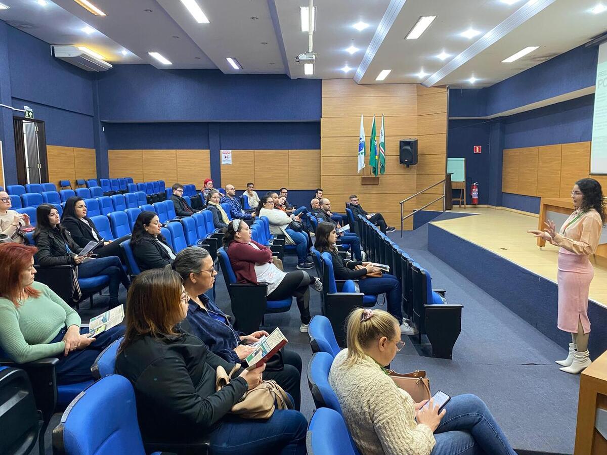 Na manhã desta quinta-feira (17) a Secretaria de Recursos Humanos passou orientações e realizou a posse de 25 profissionais