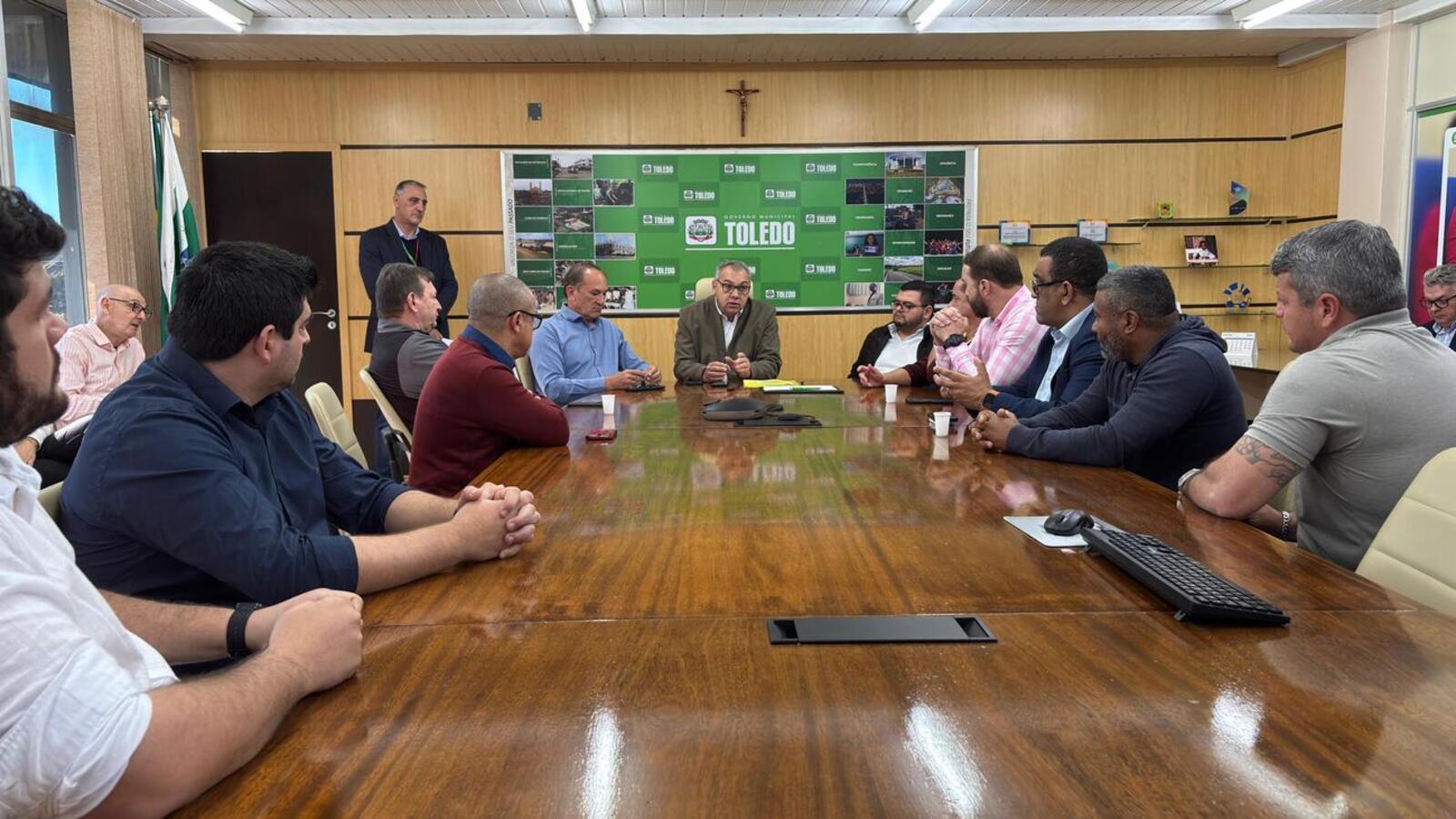 Ato nesta quarta (9) formalizou declaração de utilidade pública, consolidação de lista de cidadãos honorários e inclusão de dispositivo legal e evento em calendário oficial