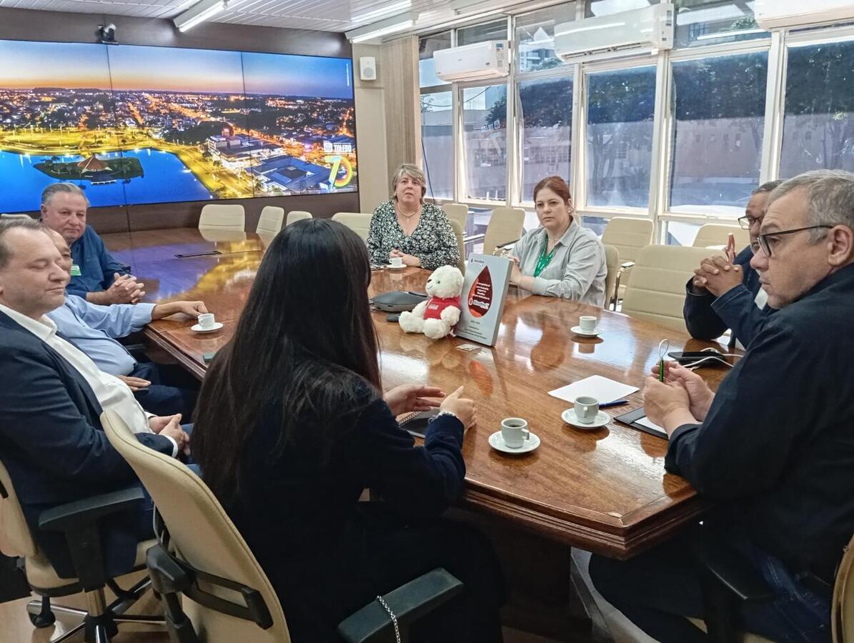 A jovem Sayuri Okano Anzanello voltou a Toledo esta semana e apresentou um projeto desenvolvido em escolas chinesas