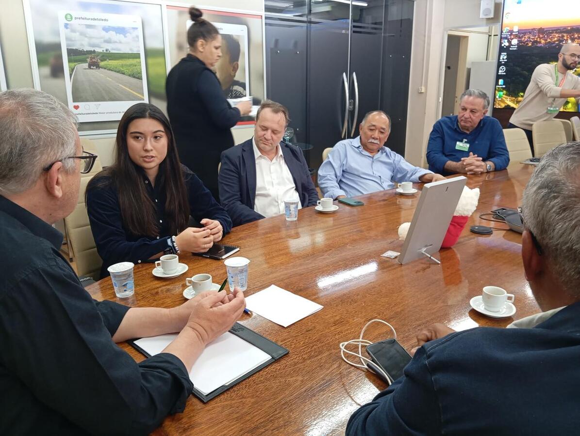A jovem Sayuri Okano Anzanello voltou a Toledo esta semana e apresentou um projeto desenvolvido em escolas chinesas