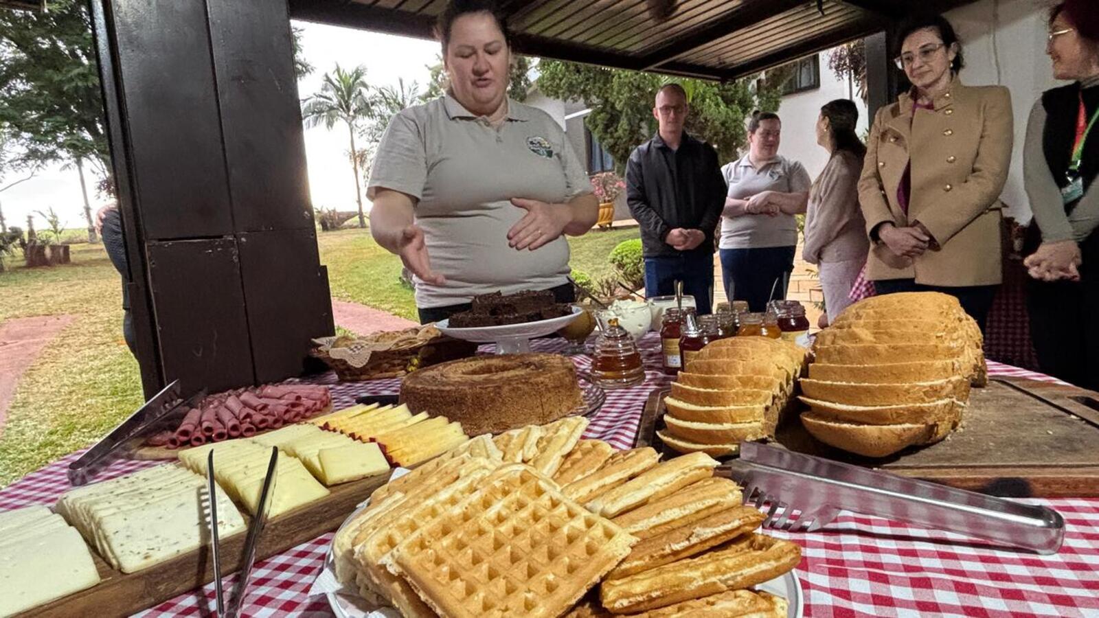 Ato simbólico aconteceu nesta quinta (24) na propriedade da família Della Pasqua, em Linha Flórida, onde a produção diversificada alia preservação com turismo rural