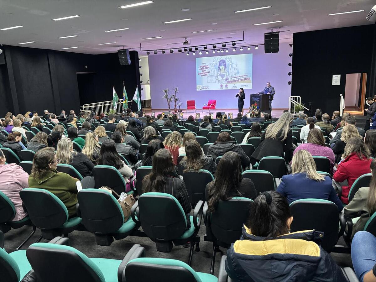 Evento reuniu especialistas, apresentações culturais e grupos de discussão com foco na conscientização da população