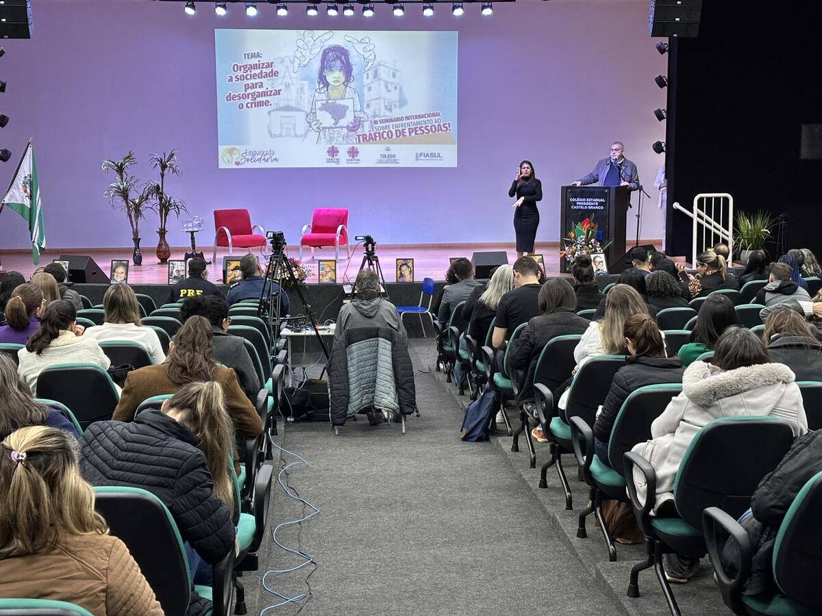 Evento reuniu especialistas, apresentações culturais e grupos de discussão com foco na conscientização da população