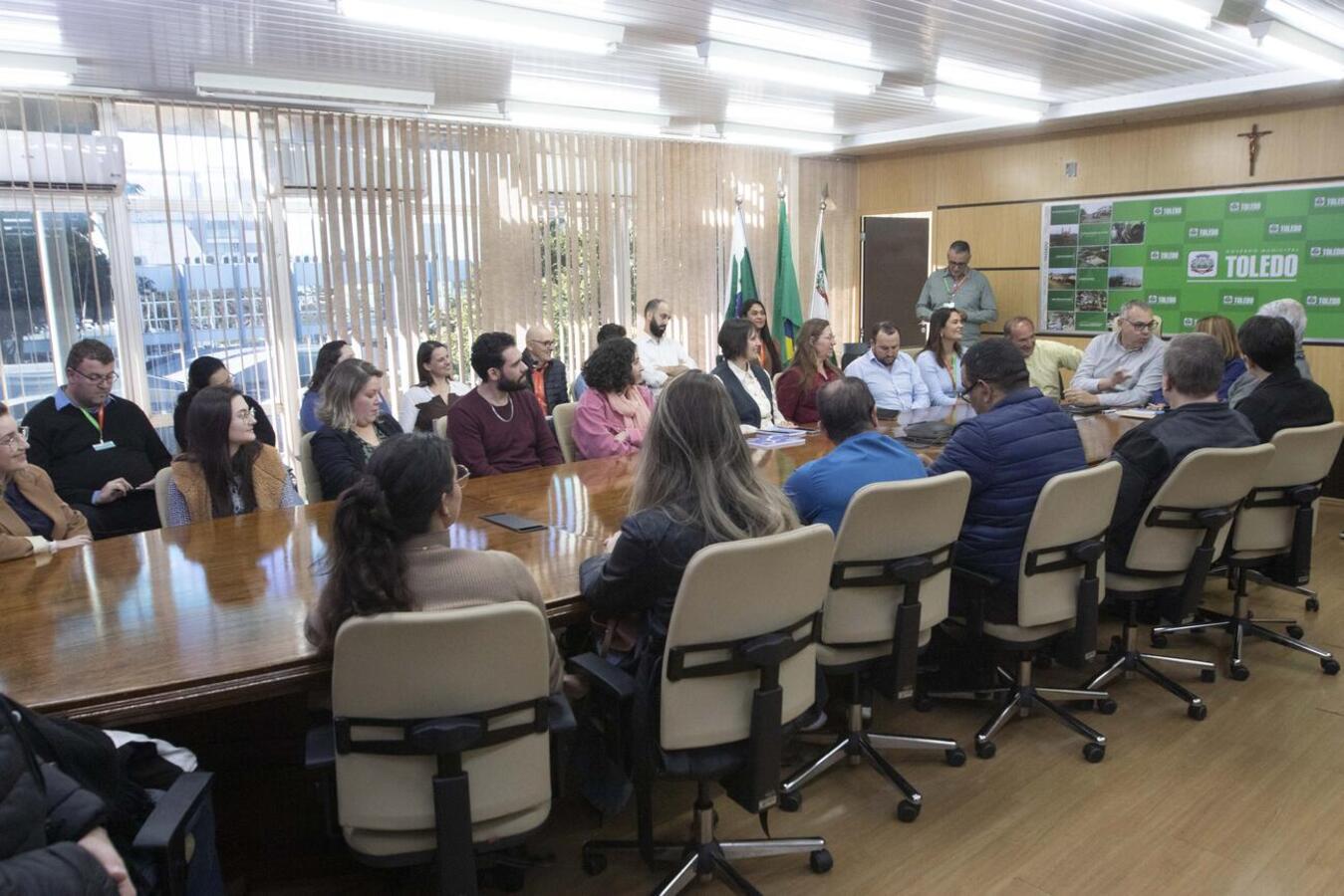 May East esteve na tarde desta quinta-feira (31/7) na Prefeitura de Toledo para encontro com profissionais da área e representantes da administração municipal