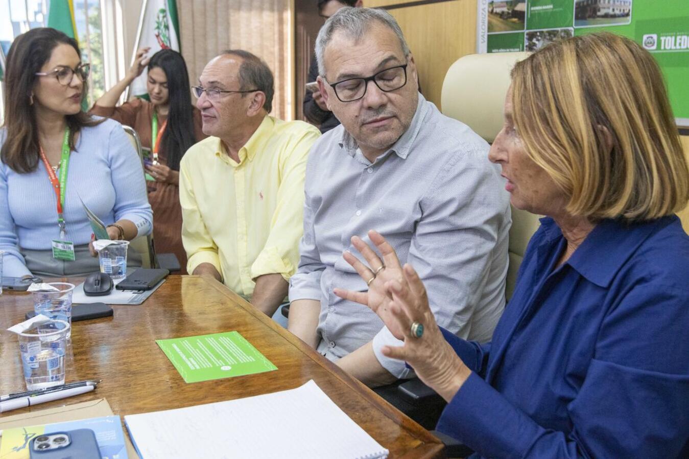 May East esteve na tarde desta quinta-feira (31/7) na Prefeitura de Toledo para encontro com profissionais da área e representantes da administração municipal