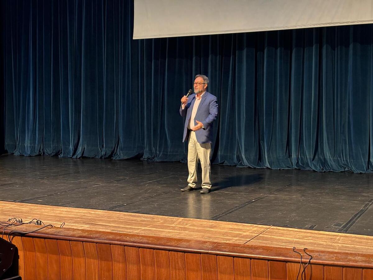 Evento reúne mais de 2,2 mil educadores em programação com mais de 70 palestras