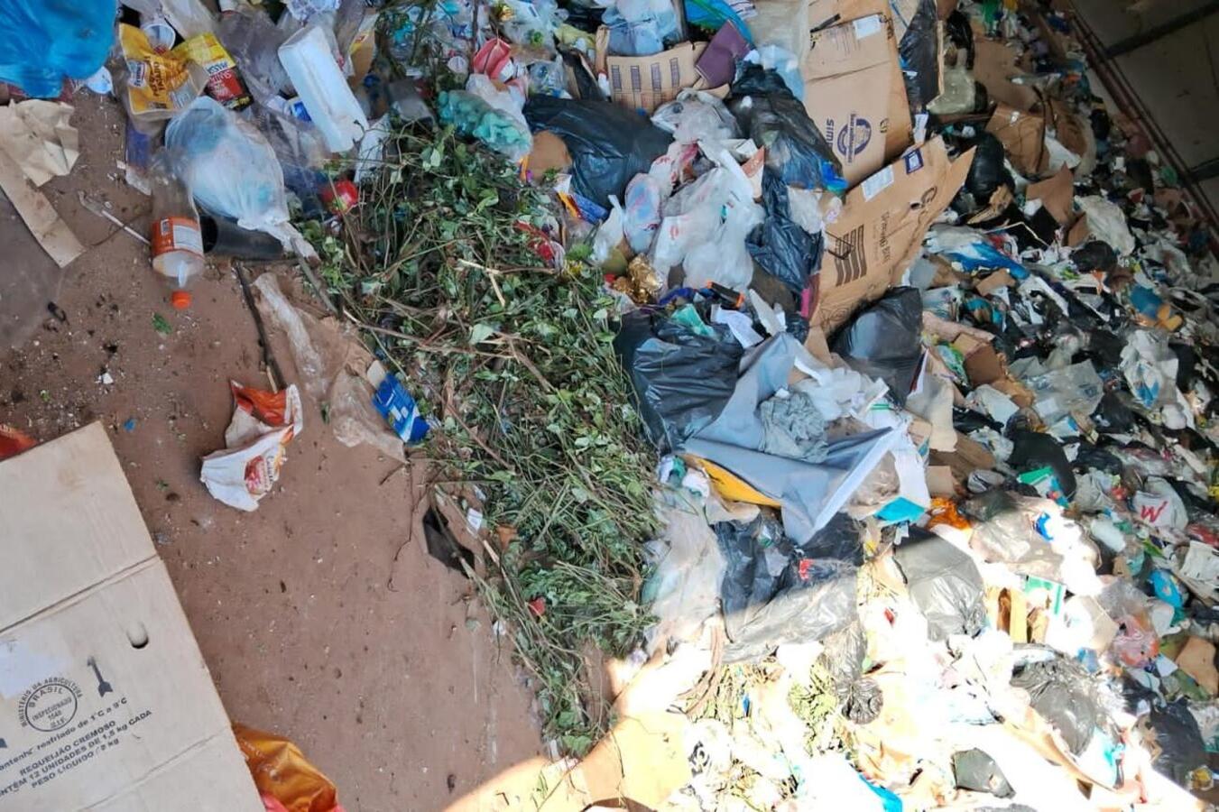 Contaminação de recicláveis tem inviabilizado o trabalho dos catadores e provocado desperdício de materiais reaproveitáveis