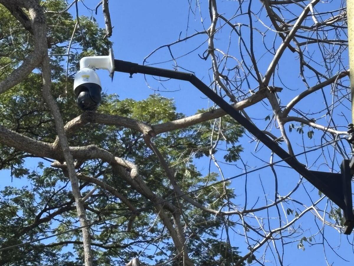 A Secretaria de Segurança e Trânsito realizou a instalação de duas câmeras na praça de Novo Sarandi, a fim de gerar mais segurança para a comunidade