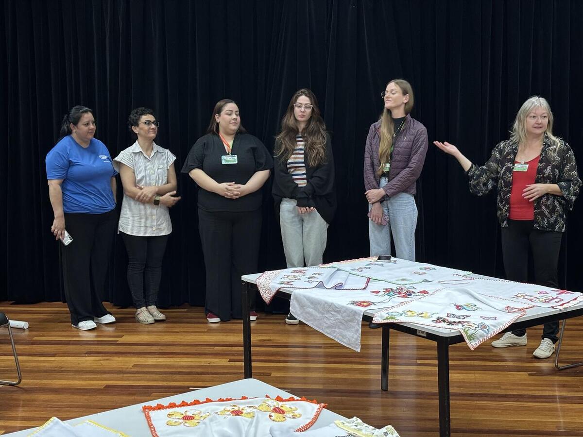 Alunas formandas expuseram os trabalhos produzidos durante o curso que teve duração de três meses
