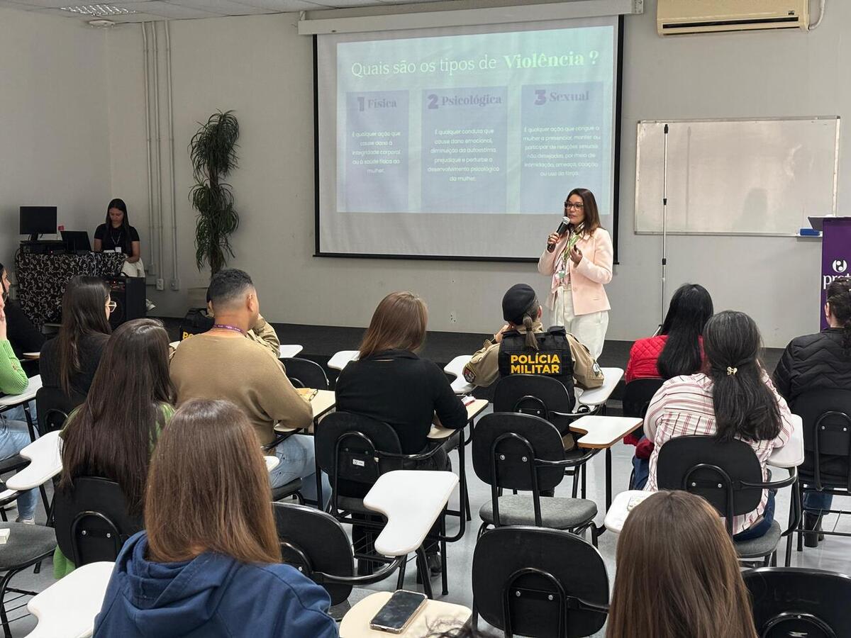 Ação abordou formas de violência e canais de proteção às mulheres