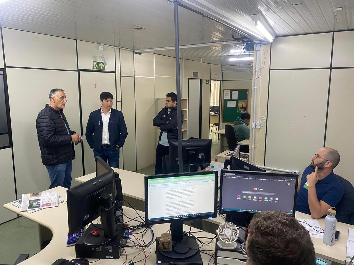 Na manhã desta sexta-feira (8) a prefeitura de Toledo recebeu o secretário de Comunicação de Campo Mourão, Victor Raoni, para uma visita técnica