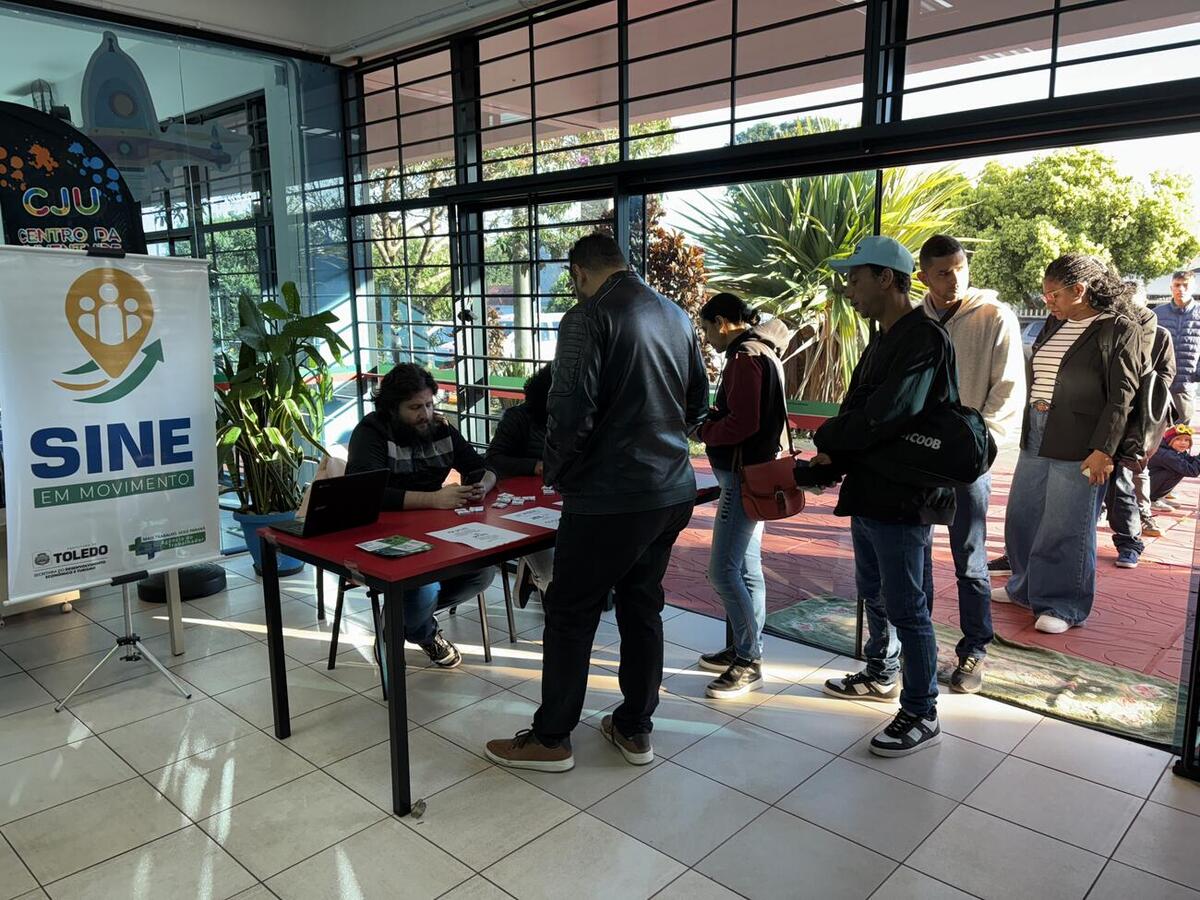 Evento realizado no CJU Mariana Luiza Von Borstel reuniu empresas com vagas operacionais, técnicas e administrativas