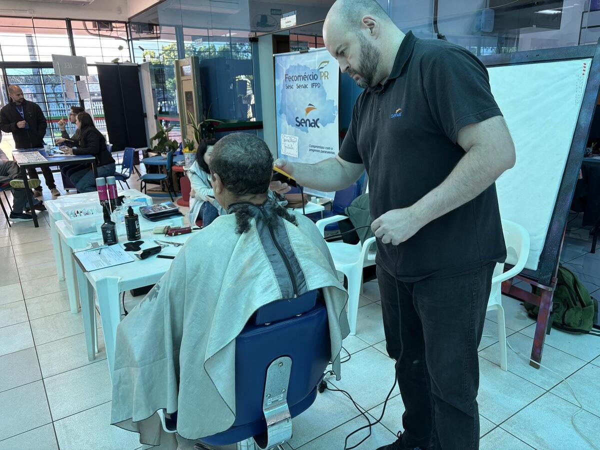 Evento realizado no CJU Mariana Luiza Von Borstel reuniu empresas com vagas operacionais, técnicas e administrativas