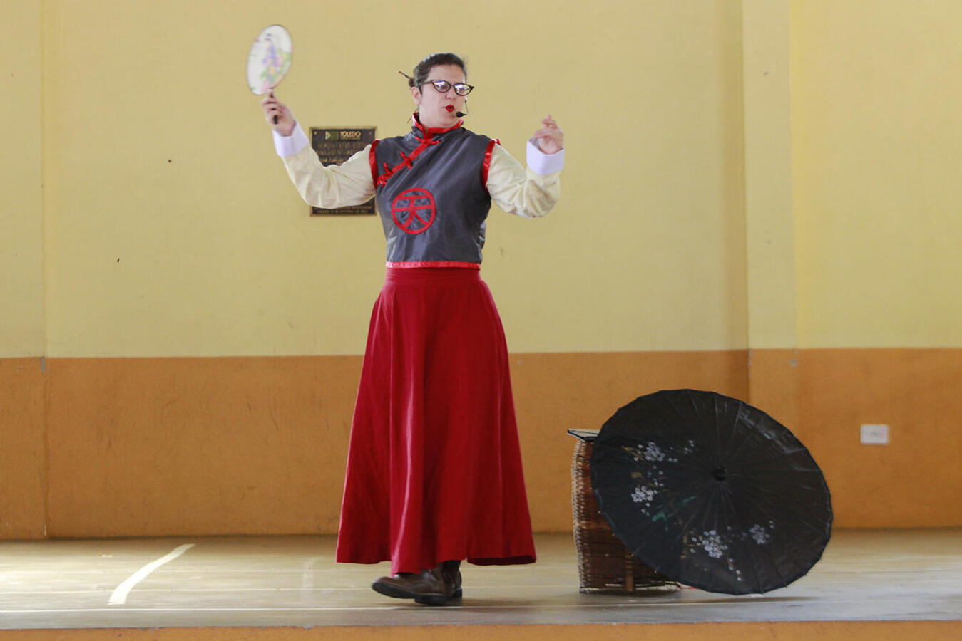 Edital nº 005/2025 visa à seleção de grupos e artistas de todo o Paraná para apresentar peças teatrais, números circenses ou contação de histórias na rede municipal de ensino