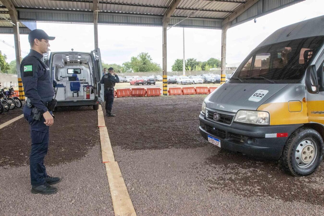 Ação, no Pátio Municipal, teve início nesta segunda (4) com vans que circulam na área urbana; amanhã (5) será a vez dos ônibus que operam em linhas no interior