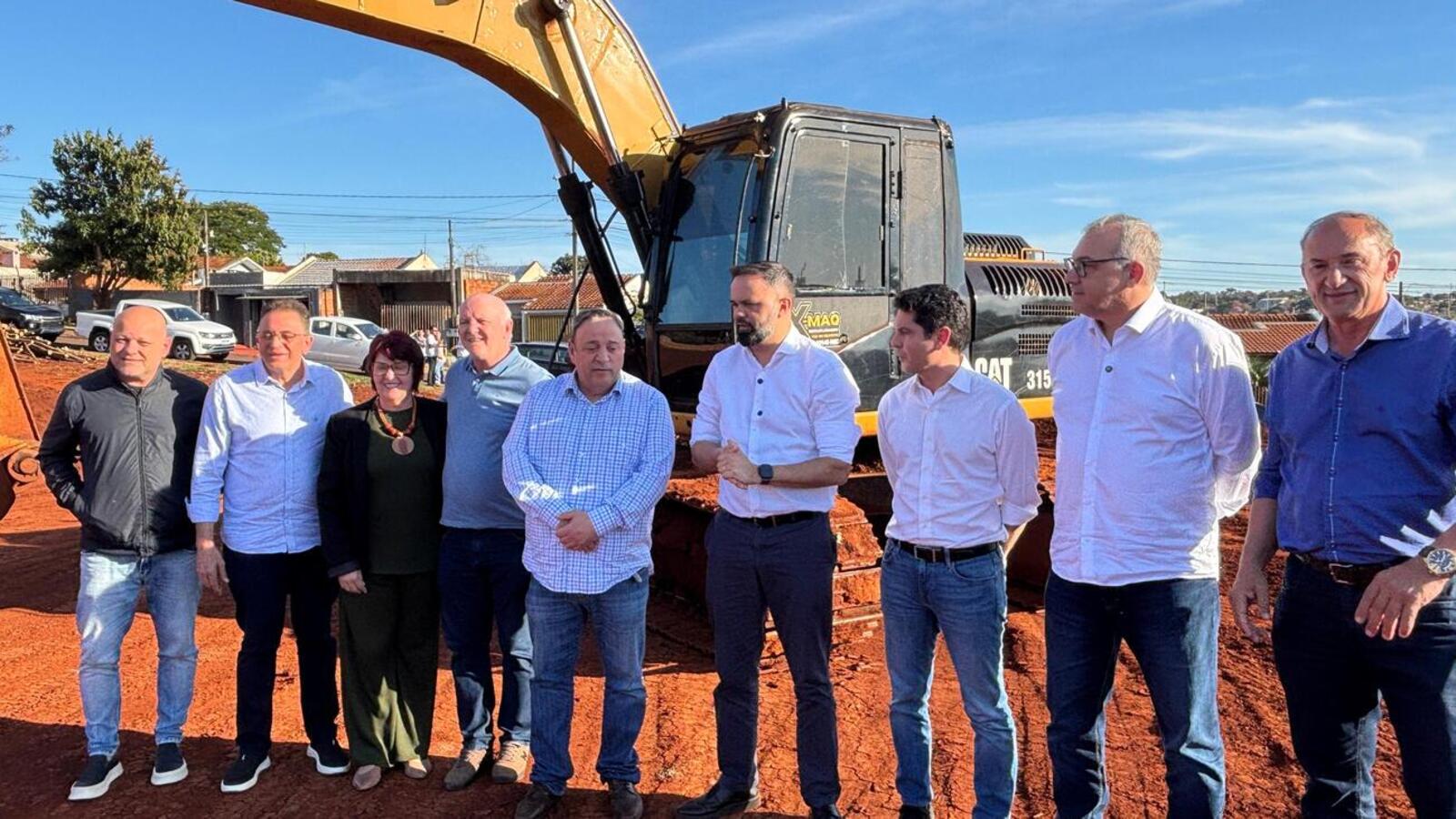 Obra terá investimento de R$ 22 milhões e será erguida num prazo de 18 meses na região do Pinheirinho, ampliando a estrutura educacional daquela região