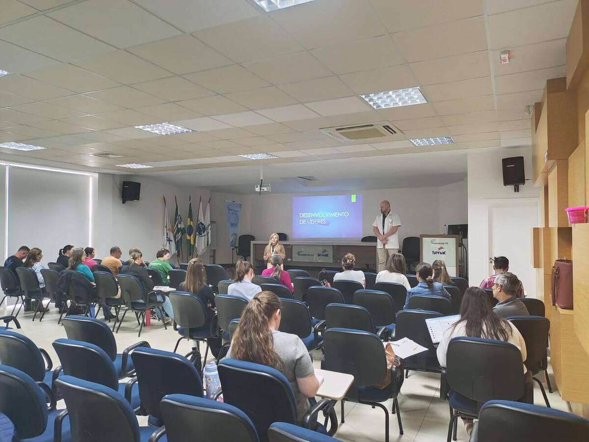 Nesta segunda-feira (18) a Secretaria de Saúde realizou um curso visando fortalecer e aflorar habilidades de gestão de pessoas para os servidores da pasta