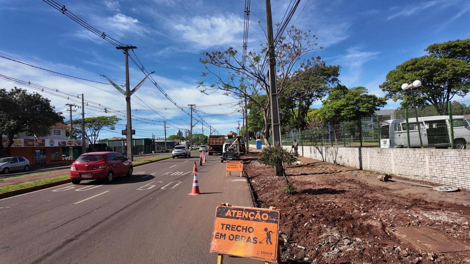Com um investimento de mais de R$3.000.000,00 a Secretaria de Infraestrutura Rural e Urbana e de Serviços Públicos deu início aos trabalhos de revitalização de mais um trecho da Avenida Ministro Cirne Lima