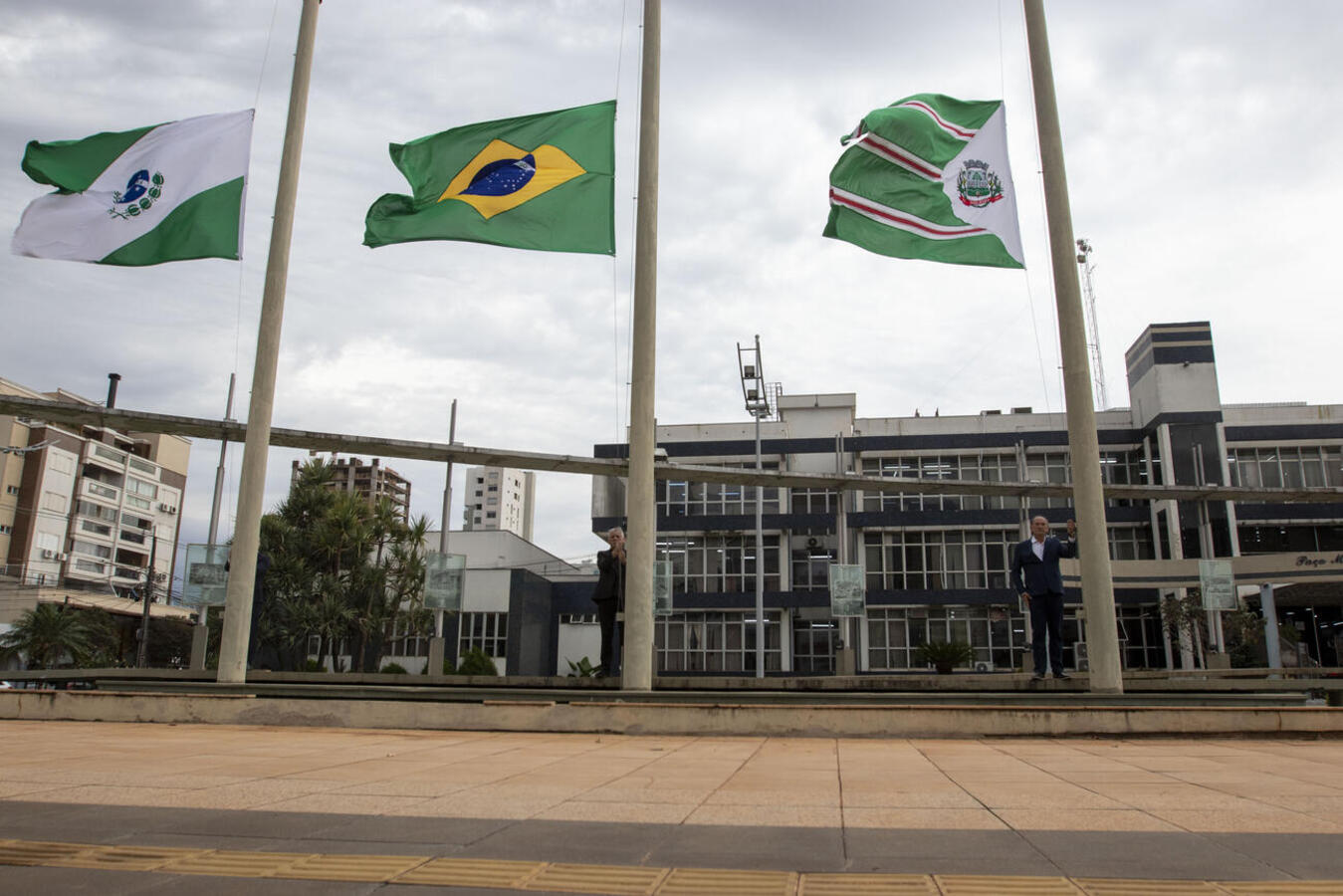 Execução do hino nacional, hasteamento de bandeiras e apresentação marcaram, na manhã de hoje (1º), o começo da programação alusiva à Independência do Brasil