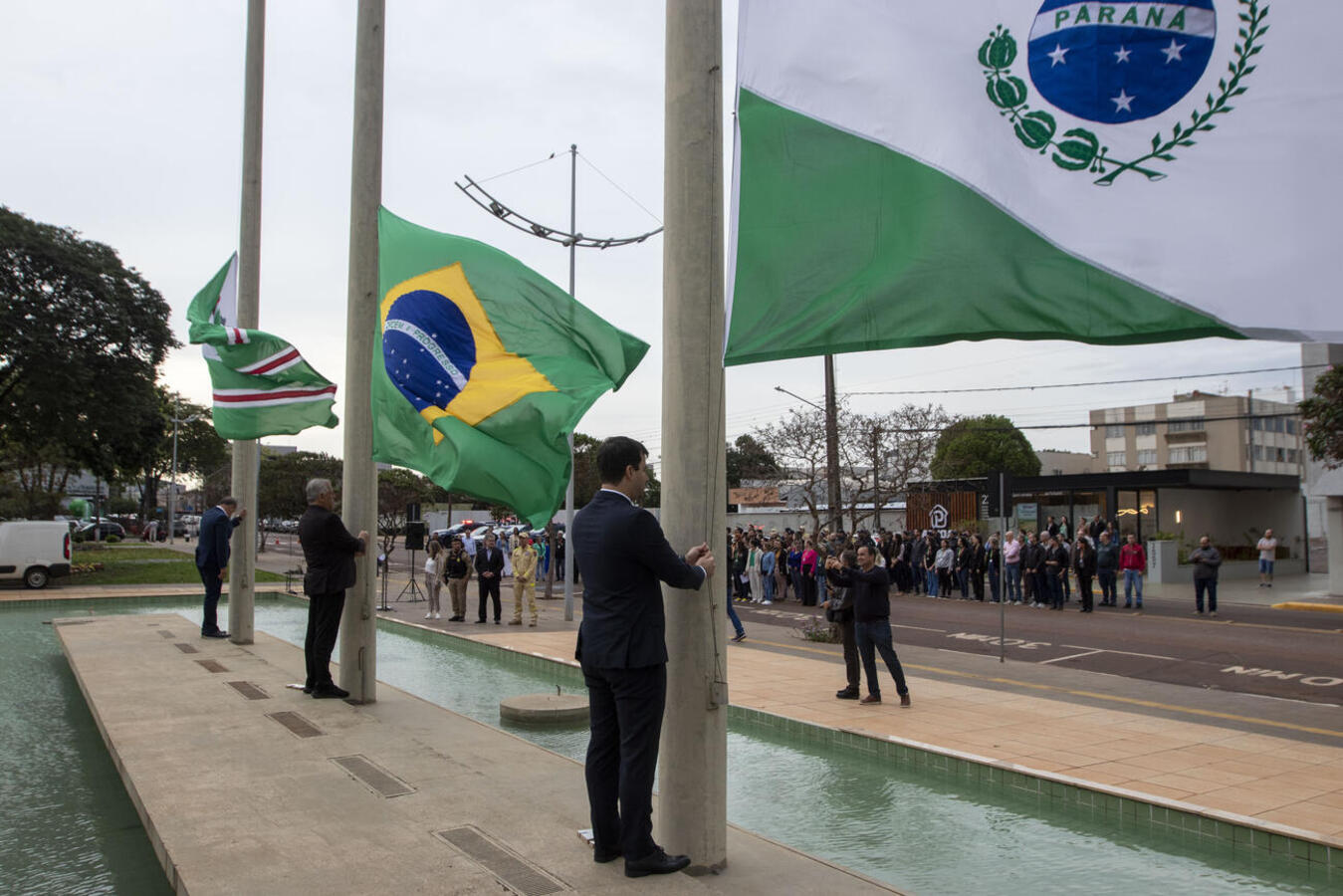 Execução do hino nacional, hasteamento de bandeiras e apresentação marcaram, na manhã de hoje (1º), o começo da programação alusiva à Independência do Brasil